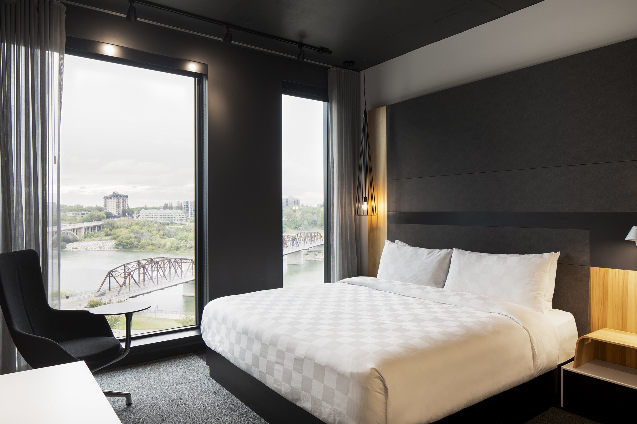 Room No.6 ハット ルームナンバーシックス River view king bed room | Alt Hotel Saskatoon
